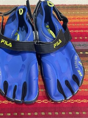 FILA Blue Men's Five-Toe Water Slides with Black Straps and Yellow Accents